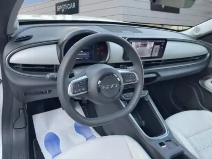 Photo 7 Fiat 600  1.2 Hybrid 100ch La Prima DCT6