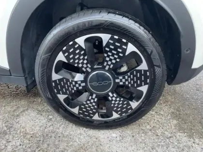 Photo 10 Fiat 600  1.2 Hybrid 100ch La Prima DCT6