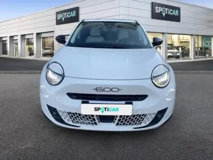 Photo 1 Fiat 600  1.2 Hybrid 100ch La Prima DCT6