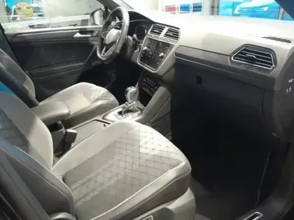 Photo 14 Volkswagen Tiguan  2.0 TDI 150ch R-Line DSG7