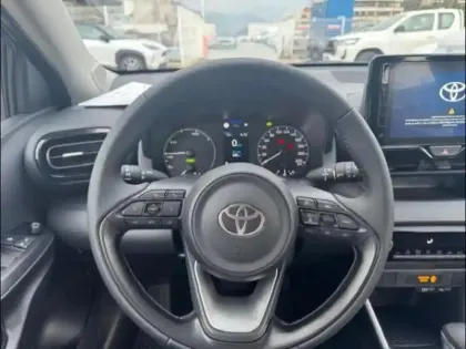 Photo 12 Toyota Yaris  116h Dynamic 5p MY25