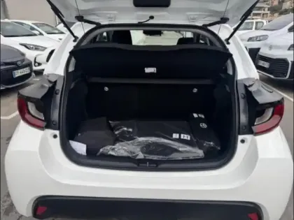 Photo 5 Toyota Yaris  116h Dynamic 5p MY25