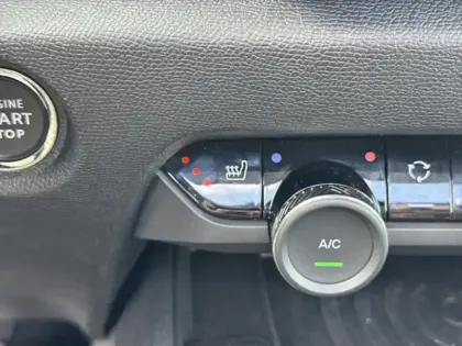 Photo 14 Citroën C4  1.2 Hybride 145ch S&S MAX Automatique