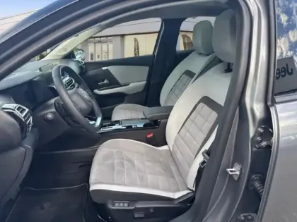 Photo 10 Citroën C4  1.2 Hybride 145ch S&S MAX Automatique