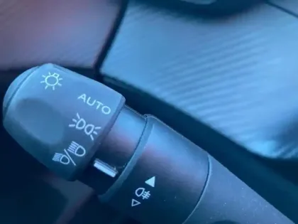 Photo 13 Peugeot 208  1.2 Essence 75ch S&S Like / ELIGIBLE LOA