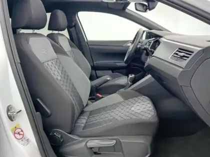 Photo 11 Volkswagen Taigo  1.0 TSI 116ch R-Line Edition DSG7