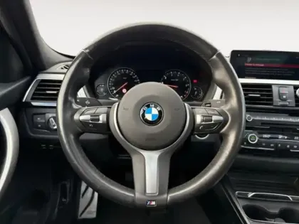 Photo 11 BMW Serie 3 Série 3 318iA 136ch M Sport Ultimate Euro6d-T