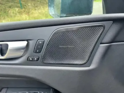 Photo 13 Volvo Xc60  T8 Hybride Rechargeable 310 + 145ch Ultra Style Chrome Geartronic 8 AWD