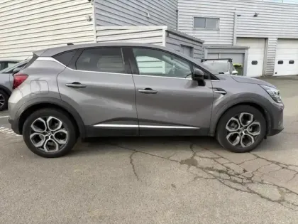 Photo 10 Renault Captur  1.6 E-Tech hybride rechargeable 160ch Techno
