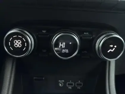 Photo 25 Renault Captur  1.6 E-Tech hybride rechargeable 160ch Techno