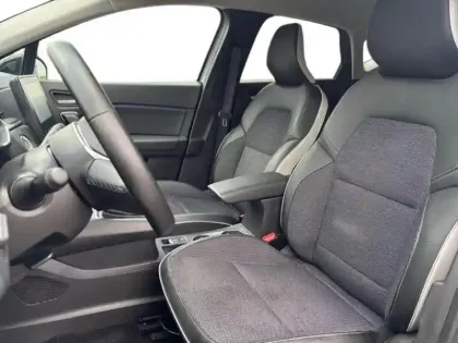 Photo 17 Renault Captur  1.6 E-Tech hybride rechargeable 160ch Techno