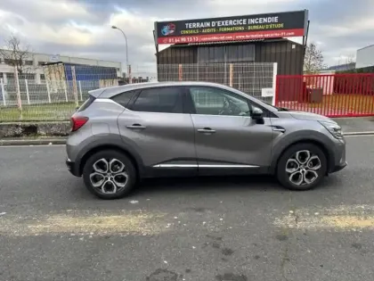 Photo 26 Renault Captur  1.6 E-Tech hybride rechargeable 160ch Techno