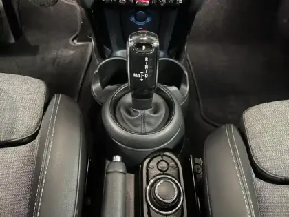 Photo 10 Mini Mini  5 Portes Cooper 136ch Edition Premium Plus BVA7