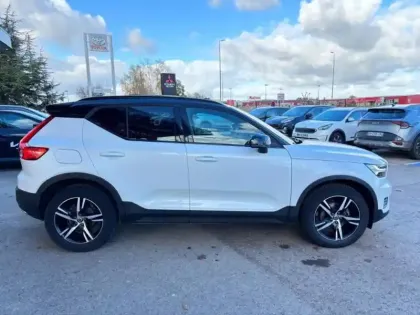 Photo 3 Volvo Xc40  D3 AdBlue 150ch R-Design Geartronic 8