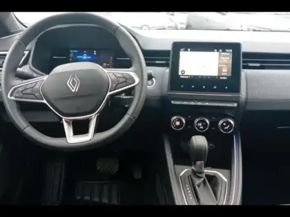 Photo 8 Renault Clio  1.6 E-Tech 145ch full hybrid Techno - 24