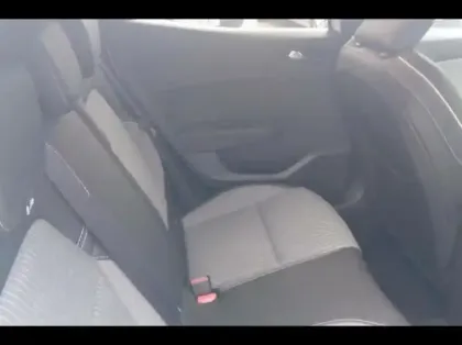 Photo 12 Renault Clio  1.6 E-Tech 145ch full hybrid Techno - 24