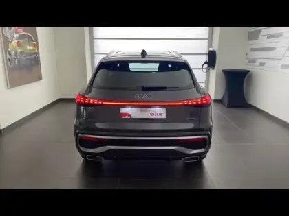 Photo 5 Audi Q5  2.0 e-hybrid 299ch S line quattro S tronic 7