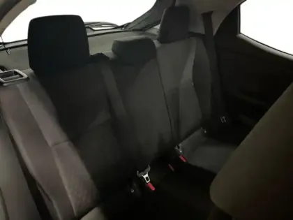 Photo 8 Toyota Yaris  116h Design 5p MY22