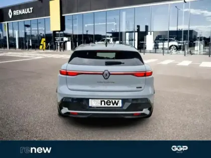 Photo 4 Renault Megane  E-Tech Electric EV60 220ch Iconic optimum charge -C