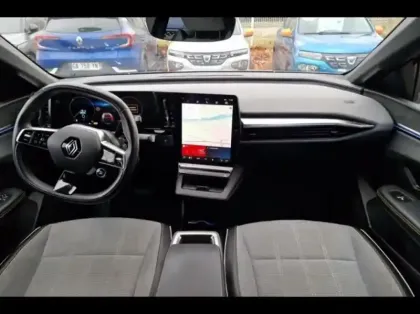 Photo 8 Renault Megane  E-Tech Electric EV60 220ch Iconic optimum charge -C