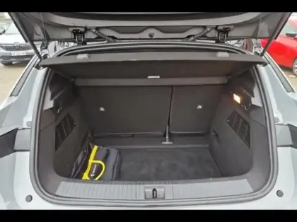 Photo 11 Renault Megane  E-Tech Electric EV60 220ch Iconic optimum charge -C