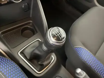 Photo 16 Dacia Duster Blue dCi 115 4x4 15 ans 5p