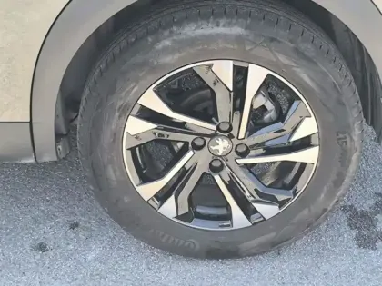 Photo 8 Peugeot 2008 Allure Pack 1.2 101 ch