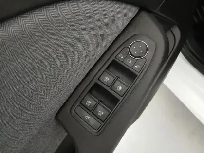 Photo 19 Renault Clio V E-Tech full hybrid 145 ch GSR2 Techno