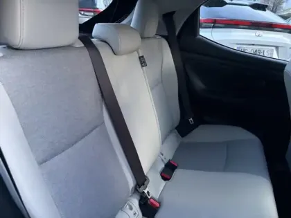 Photo 17 Toyota Yaris Hybrid Iconic 1.5 116 ch