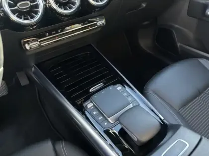 Photo 25 Mercedes Classe B 220D PROGRESSIVE 190CH BVA8 ATTELAGE ELEC MULTIBEAM CAMERA ECLAIRAGE D'AMB