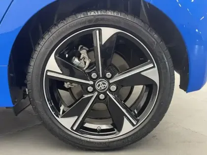 Photo 19 Toyota Yaris Hybride 130h Première