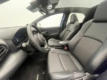 Photo 16 Toyota Yaris Hybride 130h Première