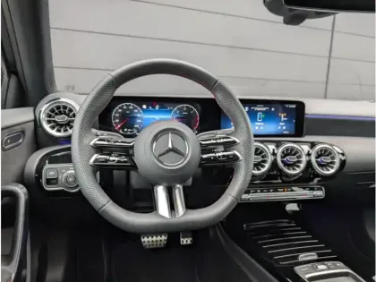 Photo 11 Mercedes Classe A 200 d AMG LINE TO SIEGES CONDUCTEUR ET PASSAGER