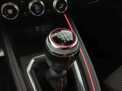 Photo 23 Renault Clio V TCe 90 - 21 R.S. Line