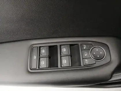 Photo 19 Renault Captur TCe 90 - 21 Business