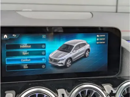 Photo 32 Mercedes EQA 250 AMG LINE TO SIEGES AVANTS CHAUFFANTS CAMERA D