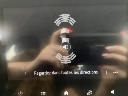 Photo 15 Renault Megane IV Berline Blue dCi 115 21B Business 5p