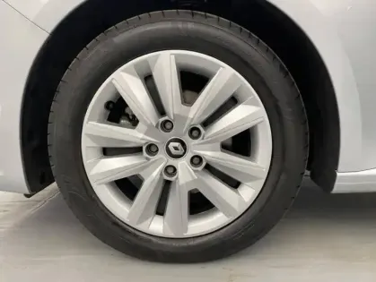 Photo 8 Renault Megane IV Berline Blue dCi 115 21B Business 5p