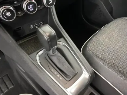 Photo 17 Renault Captur TCe 140 EDC 21 Intens 5p