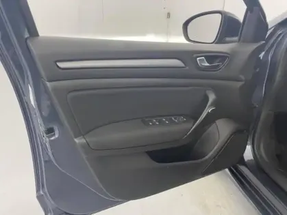 Photo 19 Renault Megane IV Berline Blue dCi 115 21B Business 5p