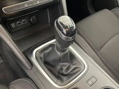 Photo 16 Renault Megane IV Berline Blue dCi 115 21B Business 5p