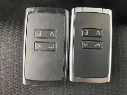 Photo 23 Renault Megane IV Berline Blue dCi 115 21B Business 5p