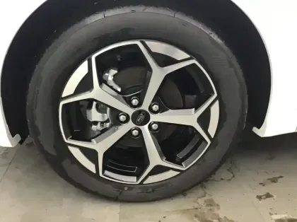 Photo 8 Ford Puma Nouveau 1.0 EcoBoost 125 ch mHEV S&S BVM6 ST-Line