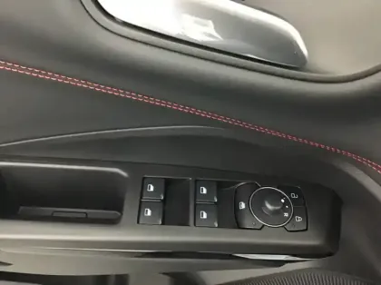 Photo 16 Ford Puma Nouveau 1.0 EcoBoost 125 ch mHEV S&S BVM6 ST-Line