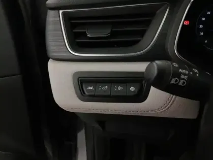 Photo 28 Renault Captur TCe 140 EDC - 21B Initiale Paris