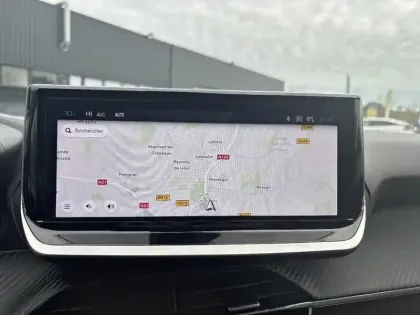 Photo 11 Peugeot 208  Hybrid 100 e-DCS6 Allure