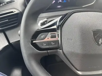 Photo 14 Peugeot 208  Hybrid 100 e-DCS6 Allure