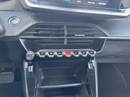 Photo 21 Peugeot 208  Electrique 50 kWh 136ch E-Style