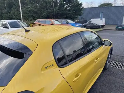 Photo 27 Peugeot 208  Electrique 50 kWh 136ch E-Style