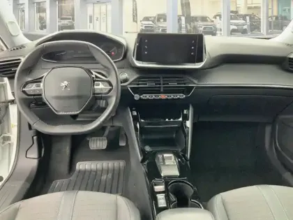 Photo 9 Peugeot 2008  Electrique 136 ch Allure